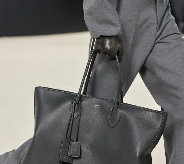 القفّازات تقول كثيرًا عنكم.. فلا تتخلّوا عنها في الموسم البارد 