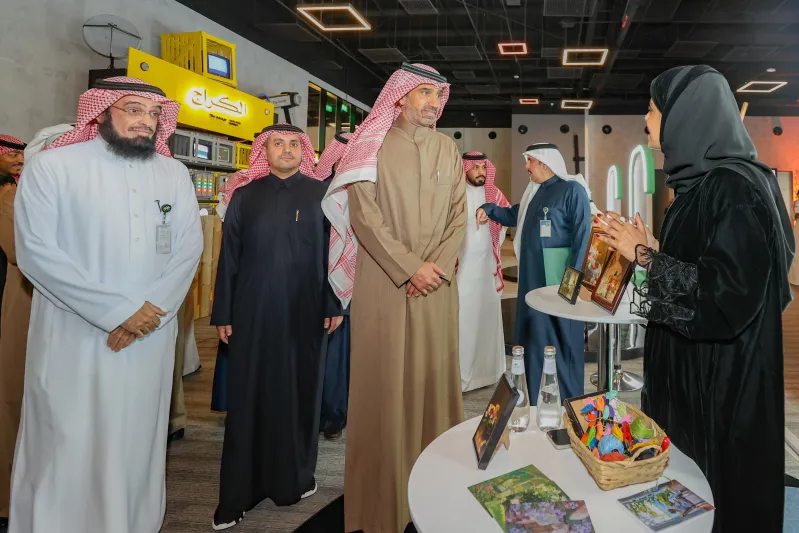 وزير الموارد البشرية يطلق "استراتيجية التنمية الشبابية"