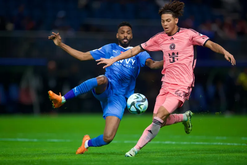 الهلال يفوز على إنتر ميامي 4-3 في مباراة دراماتيكية بكأس موسم الرياض (فيديو)