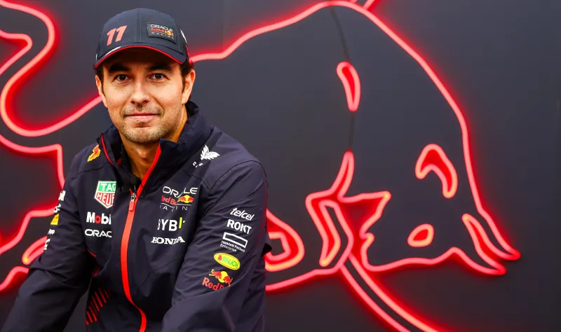 المتسابق المكسيكي  Sergio Pérez لـ "الرجل": أستمتع بالمنافسة وشعاري "لا تستسلم أبدًا"
