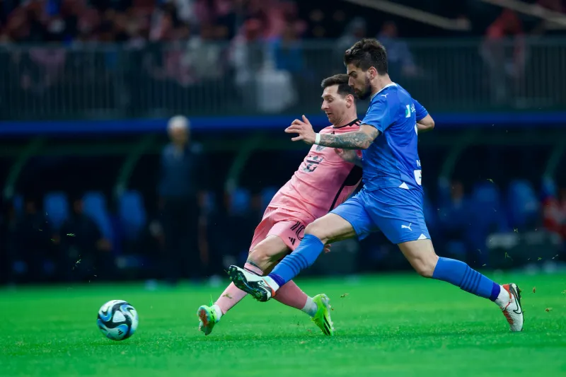 جماهير الهلال تحتفل بأغنية "ميتروفيتش" في مباراتهم أمام إنتر ميامي (فيديو)