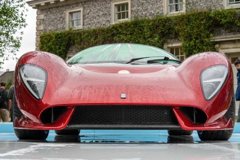 "De Tomaso P72".. سحر الماضي الجميل يعود مرة أخرى