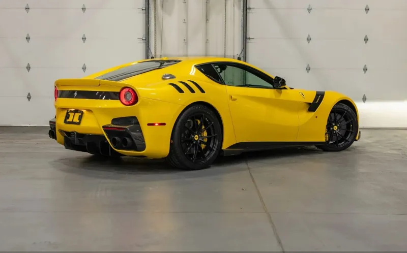 سيارة "Ferrari F12tdf" موديل 2017 فريدة مقابل 1.3 مليون دولار