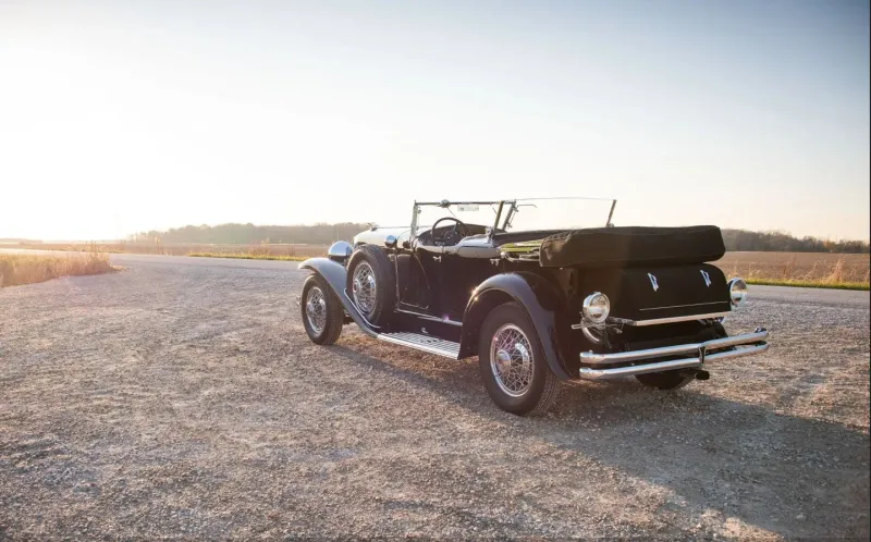 سيارة "Duesenberg Model J" نادرة للبيع في مزاد مقابل 2.85 مليون دولار 