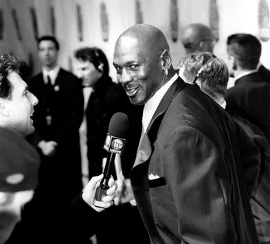  بيعت بـ 8 ملايين دولار... أحذية مايكل جوردان تسجل رقما قياسيا في مزاد علني