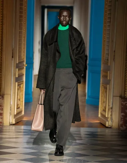 بين ألق الصباح ورومانسية المساء.. كيف تختار إطلالتك ليوم واحد؟