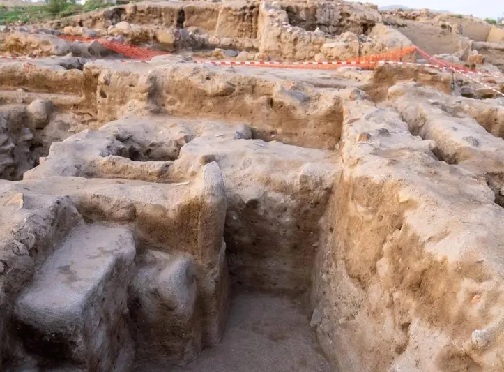 اكتشافات أثرية مهمة في موقع جرش بمنطقة عسير (فيديو)