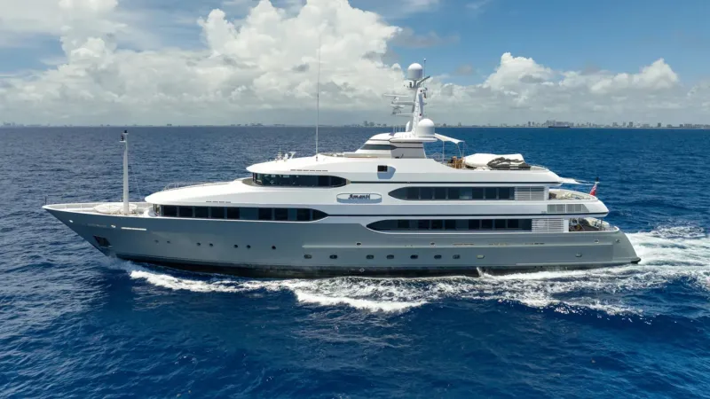 عرض اليخت الفاخر "Amanti" للبيع بسعر 26.8 مليون دولار