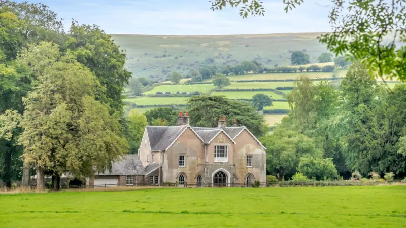 عرض القصر الويلزي التاريخي "Ty Mawr" للبيع بـ 3.25 مليون جنيه إسترليني