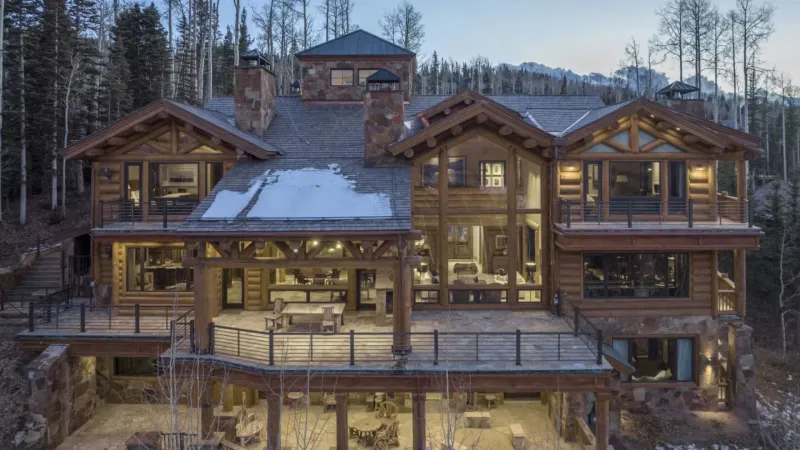 عرض القصر الخشبي الفاخر في كولورادو للبيع بسعر 21.5 مليون دولار