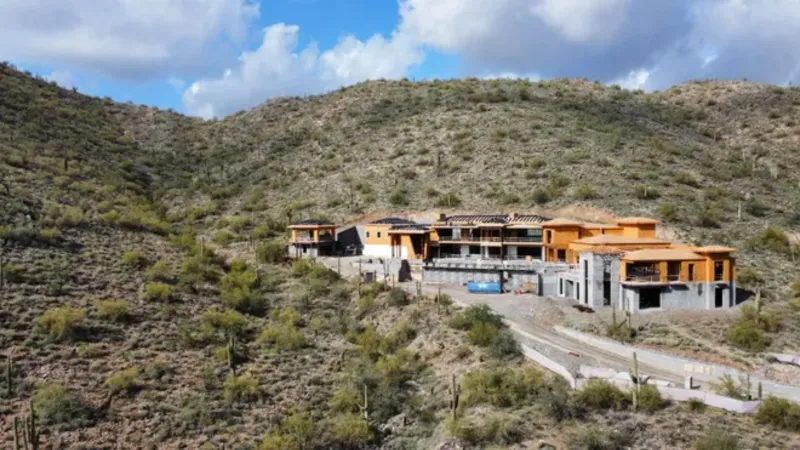 الكشف عن قصر فاخر مساحته 50 ألف قدم مربعة بتكلفة 54 مليون دولار