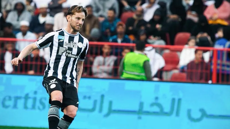 راكيتيتش يفتتح أهدافه مع الشباب.. والأخدود يفجر مفاجأة أمام الأهلي في الدوري السعودي