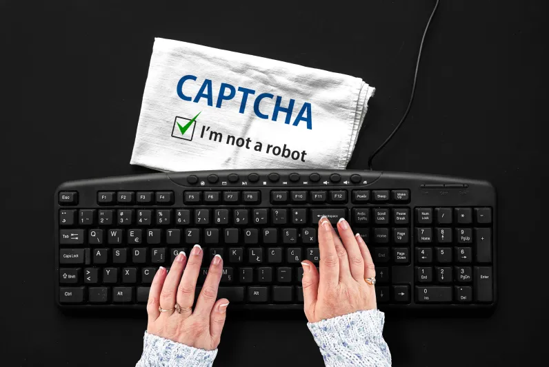 اختبار "CAPTCHA".. لماذا تريد المواقع أن تتأكد من أننا لسنا روبوتات؟
