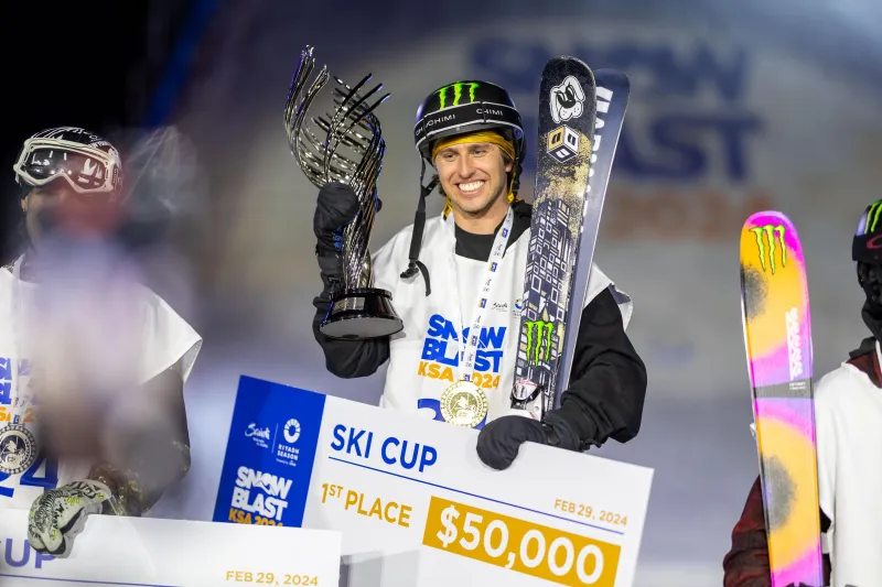 موسم الرياض يتوج السويدي "هارلوت" بالجائزة الأولى لكأس "سنو بلاست" السعودية