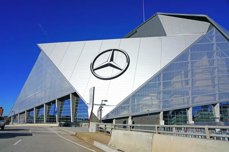 "Mercedes-Benz" تؤجل الانتقال الكامل للسيارات الكهربائية لما بعد 2030