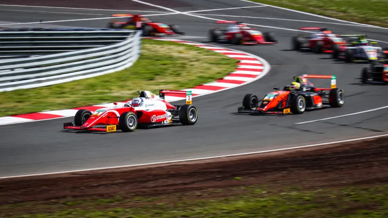 اعتماد بطولة السعودية للفورمولا 4 الدولية