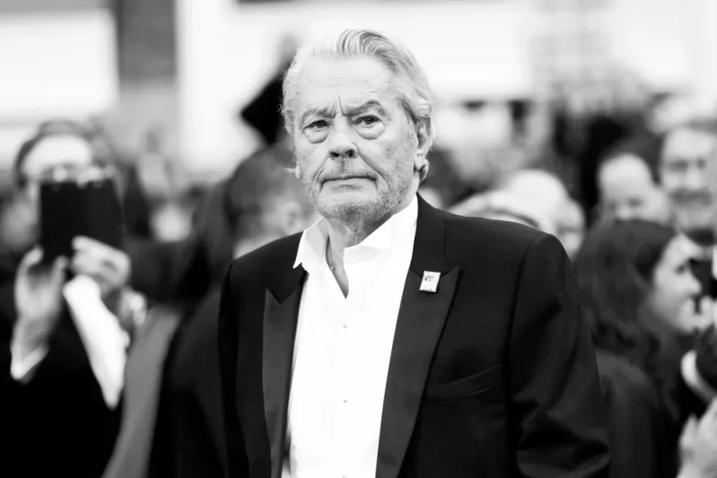 بعد اختفاء دام 5 سنوات..  آلان ديلون إلى الواجهة من جديد فما السبب؟