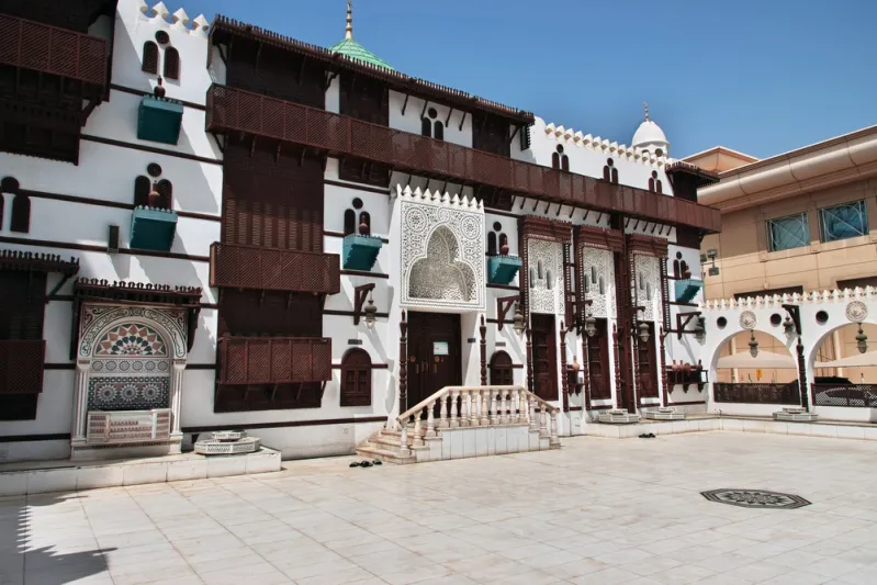 "بازار البلد" يواصل فعالياته بساحة الذهب في جدة التاريخية