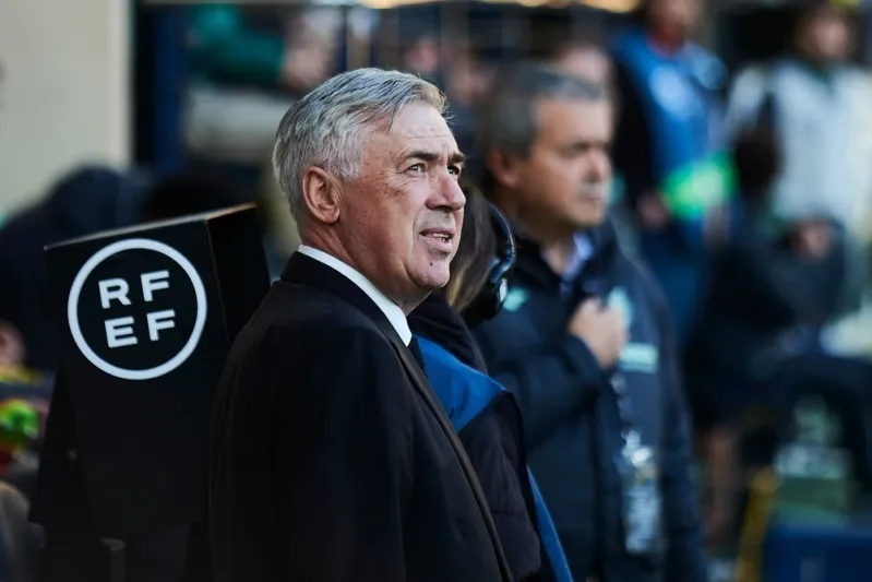 كيف رد "أنشيلوتي" على اتهامات "تشافي" لريال مدريد بالاستفادة من التحكيم؟