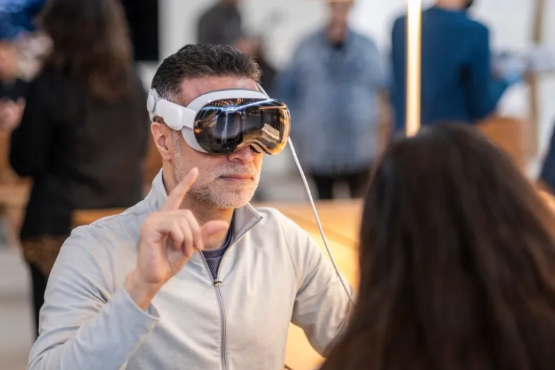 "ChatGPT" متوفرٌ الآن على نظارة "Apple Vision Pro"