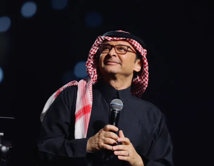  عبد المجيد عبد الله يطرب الجمهور في مسرح محمد عبده ويبارك للهلال (فيديو)