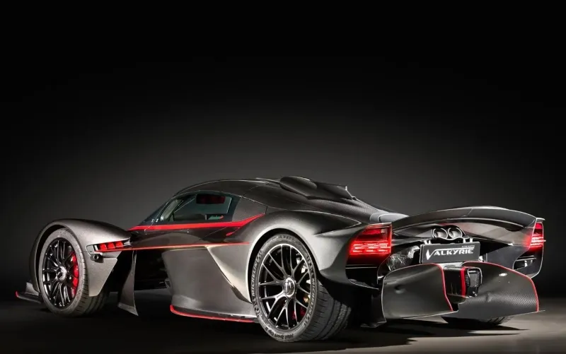 بيع سيارة "Aston Martin Valkyrie" الفريدة مقابل أكثر من 3 ملايين دولار
