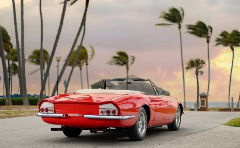 بيع سيارة "Ferrari 365 California" النادرة مقابل 4 ملايين دولار