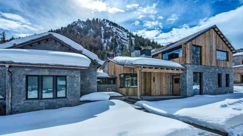 بيع قصر فاخر في أسبن على الطراز السويسري مقابل 37 مليون دولار