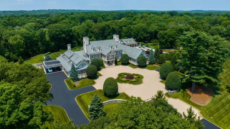 ممتلكات فاخرة على مساحة 19 فدانًا للبيع مقابل 28.5 مليون دولار