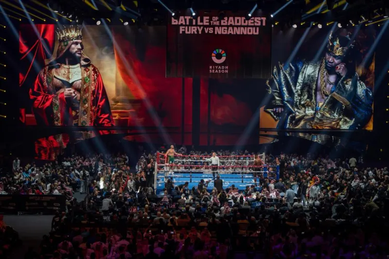 ديلي ميل: المستشار تركي آل الشيخ وراء ثورة الملاكمة في السعودية