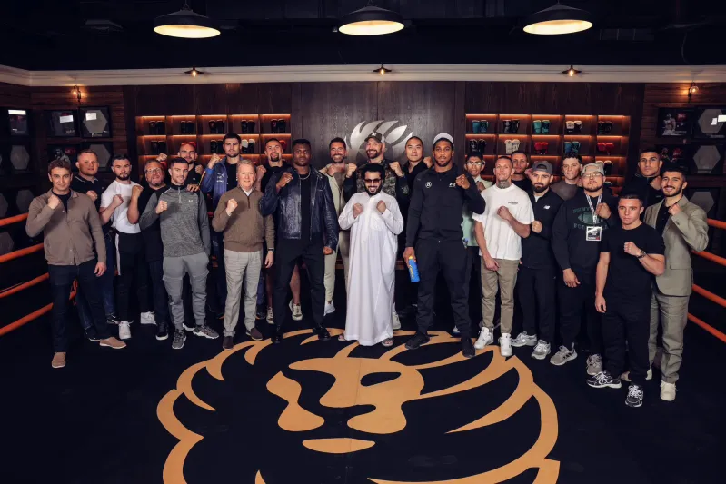 ديلي ميل: المستشار تركي آل الشيخ وراء ثورة الملاكمة في السعودية