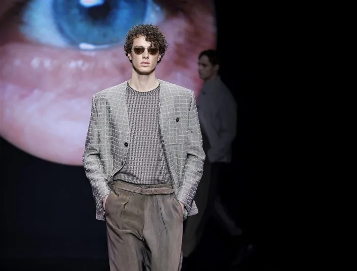 السترات غير الرسمية.. تصميمات مبتكرة لإطلالة تناسب أيام الربيع  