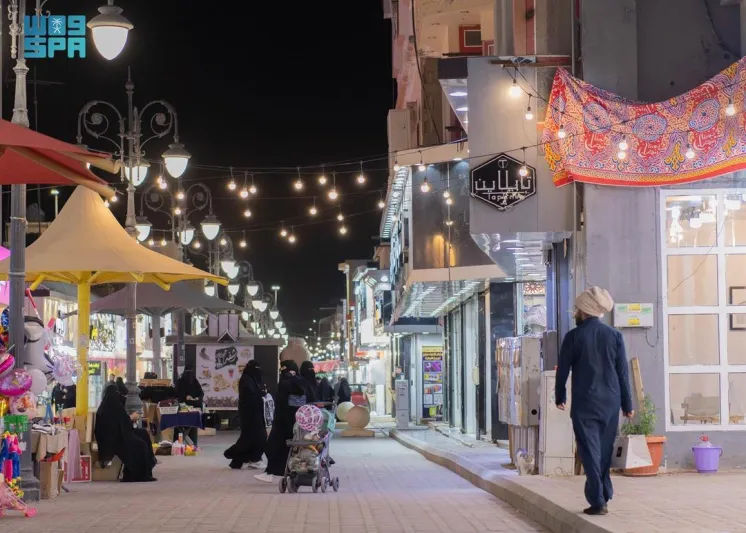 كورنيش جدة يشهد توافد أعداد كبيرة من الأسر والسياح للاحتفال بأمسيات رمضان