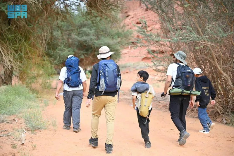 عشاق "الهايكنج" يتوافدون على "العُلا" لممارسة هوايتهم الممتعة