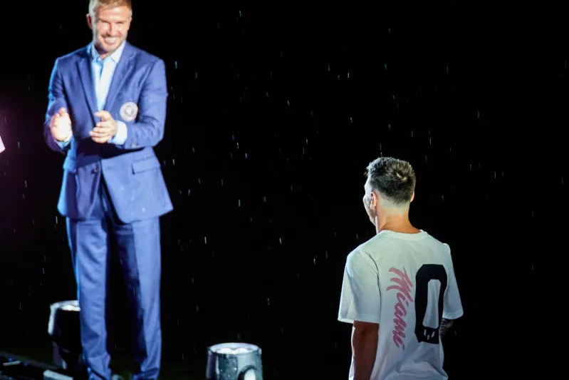 ديفيد بيكهام: ليونيل ميسي جعلني أبكي