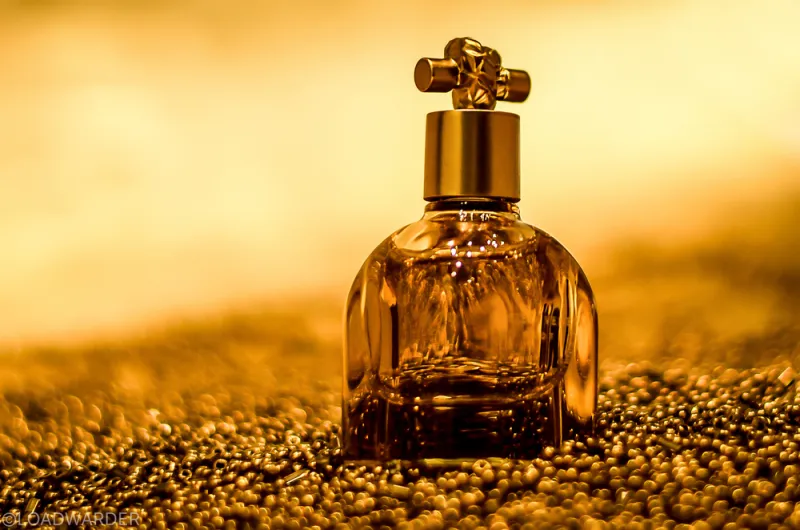 "إنجاز سعودي".. باحثون يبتكرون عطرًا ثمينًا ومستدامًا من "الطحالب"