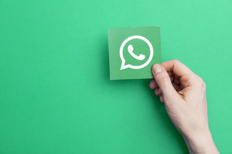 WhatsApp تعتزم إضافة روبوت دردشات توليدي داخل التطبيق