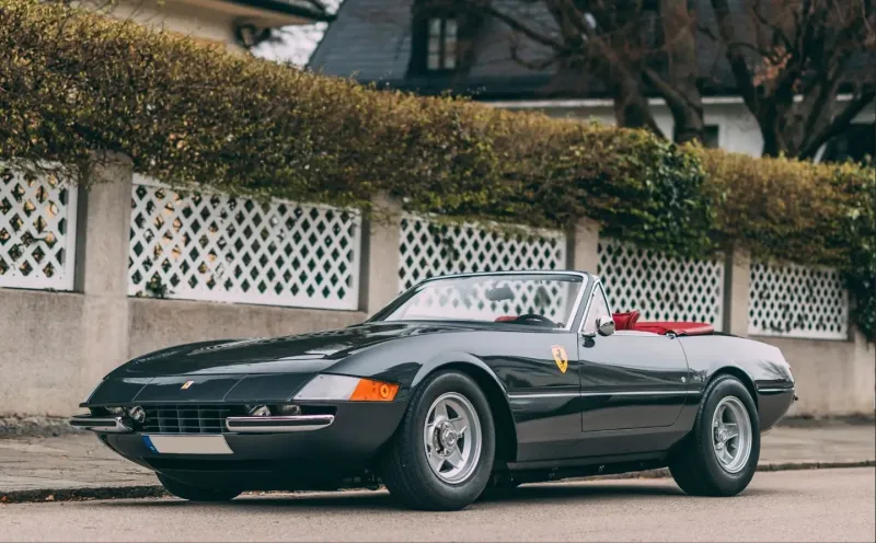مصدر الصورة - rmsothebys سيارة "Ferrari 365 GTS/4 Daytona Spider" للبيع في مزاد مقابل 3.2 مليون يورو