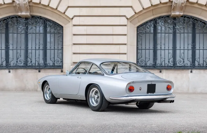 سيارة "Ferrari 250 GT/L Berlinetta Lusso" للبيع بـ 1.75 مليون يورو