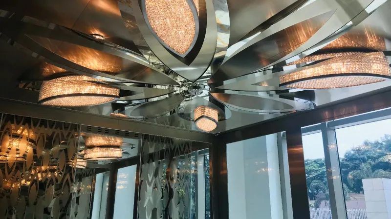 أكبر مصعد في العالم.. تحفة هندسية ضخمة في مومباي