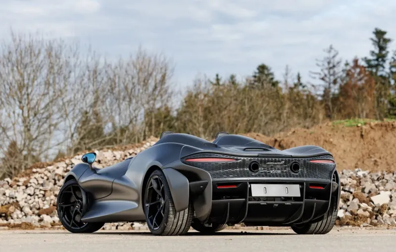 سيارة "McLaren Elva" موديل 2022 للبيع في مزاد بـ 1.5 مليون يورو
