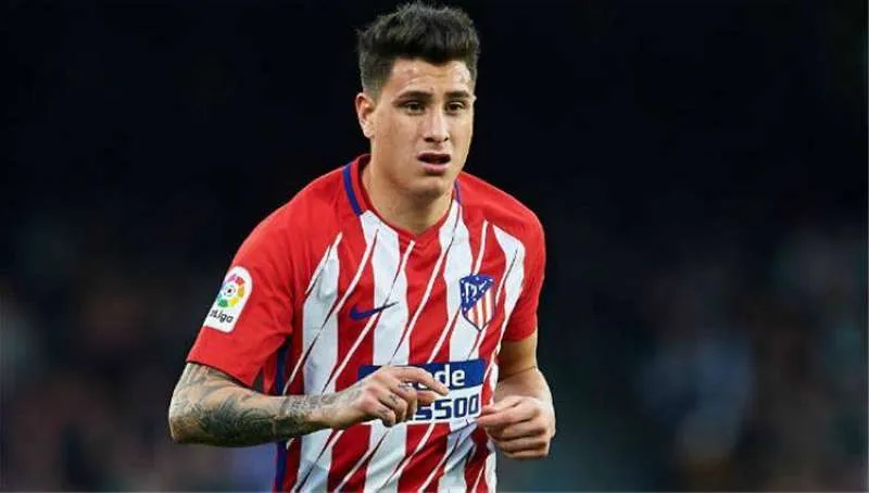 النصر يُطارد حلمًا أوروغويانيًا.. خيمينيز على أعتاب قلعة العالمي