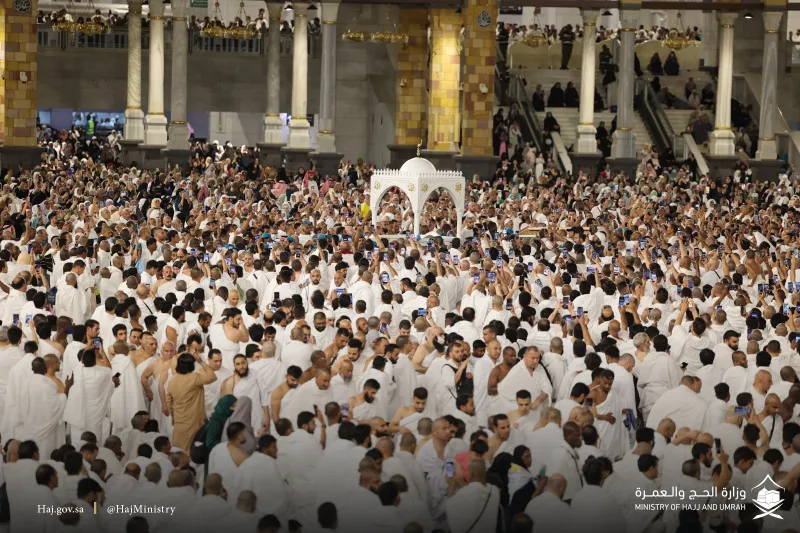 تحذير وزارة الحج والعمرة: عدم استخدام تأشيرة العمرة لأغراض العمل