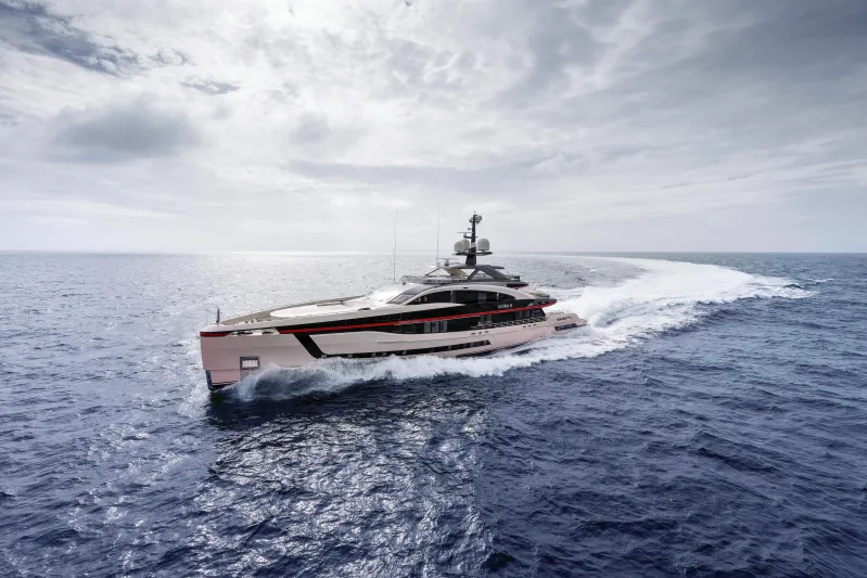 يخت Heesen Ultra G ملاذ بعيد عن صخب الحياة
