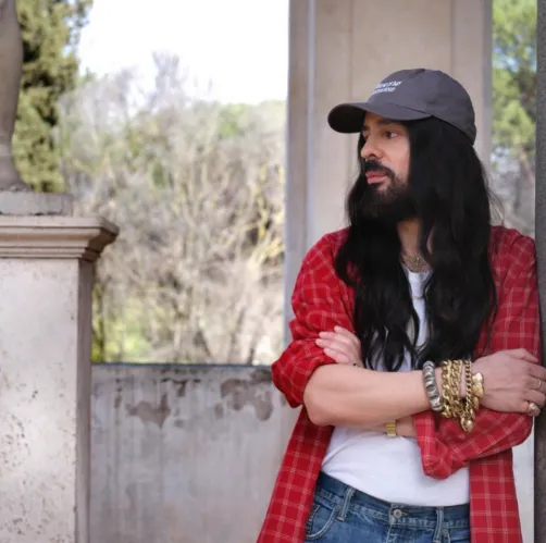 "فالنتينو" تودّع بييرباولو بيكيولي وتستقبل أليساندرو ميكيلي.. هل ينجح في إعادة إحياء الدار العريقة؟