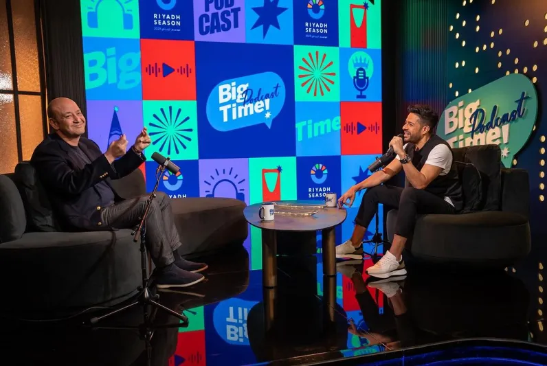 محمد حماقي وعمرو أديب في بودكاست Big Time - المصدر: حساب حماقي على Instagram بـ54 ألف دولار.. محمد حماقي يلفت الأنظار بساعة فاخرة من Audemars Piguet