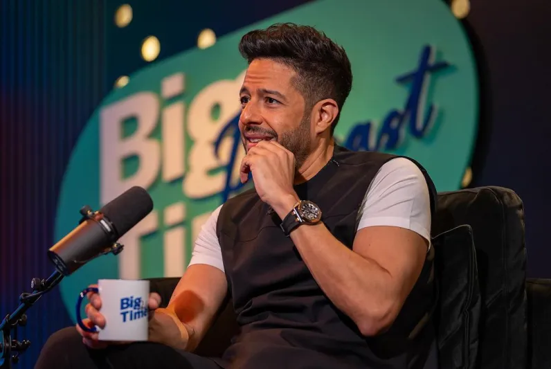 محمد حماقي وساعته - المصدر: بودكاست Big Time بـ54 ألف دولار.. محمد حماقي يلفت الأنظار بساعة فاخرة من Audemars Piguet