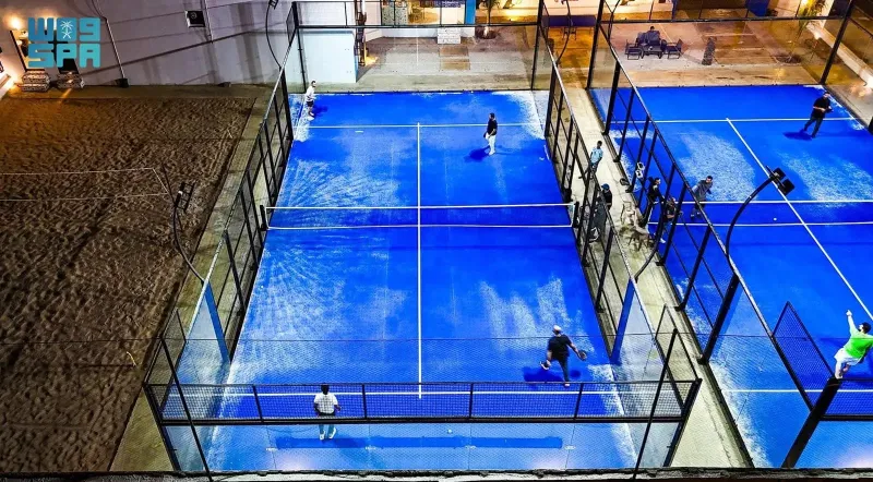 إقبالٌ متزايدٌ على رياضة "البادل" في المملكة خلال رمضان