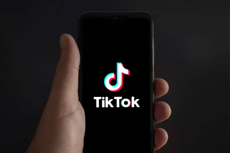 حيلة غير معروفة لمشاهدة فيديوهات TikTok على متن الطائرة دون Wi-Fi
