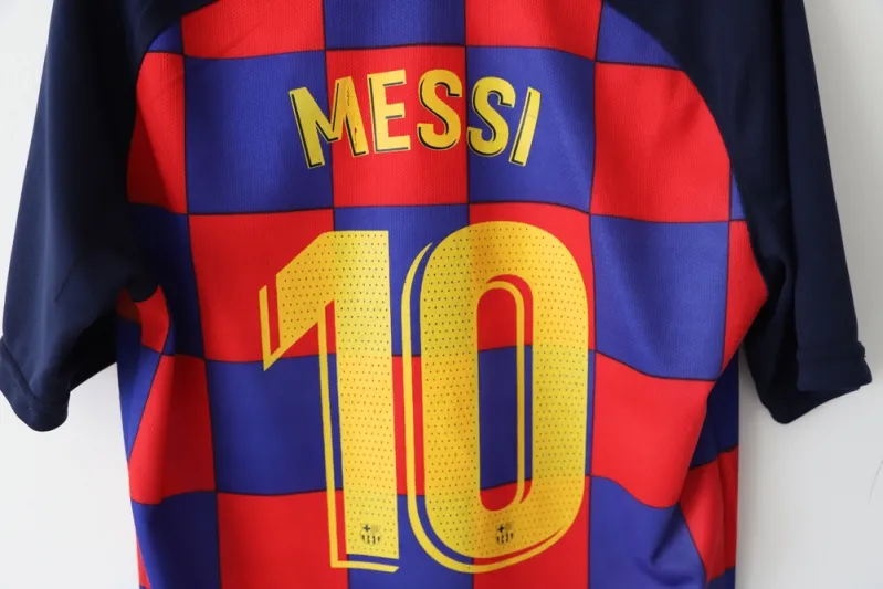  الأسطورة تتجدد... فيديو لنجل ميسي يبهر العالم بمهاراته المتقنة